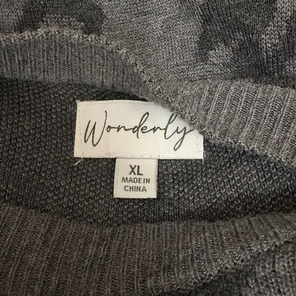 Wonderly Dolman Sleeve Slouchy Sweater Gray Black Leopard Print Cozycore Size XL - Picture 3 of 4
